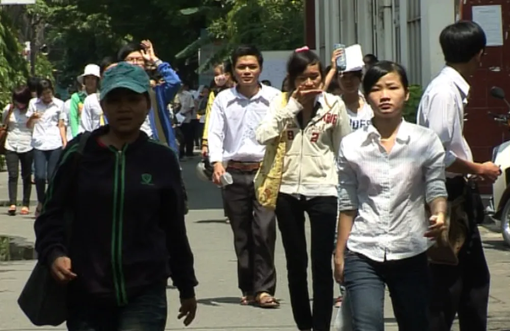 Ngày thi đầu tiên tuyển sinh ĐH-CĐ 2011: Kỷ luật phòng thi chưa nghiêm ảnh 12